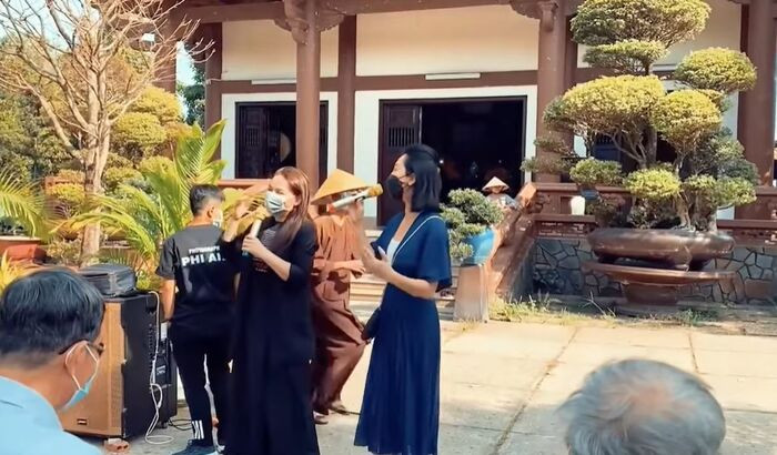 MC Kỳ Duyên chia sẻ kỉ niệm với Phi Nhung kèm câu nói: 'Mình con bị cũng được, mọi người không được bệnh'