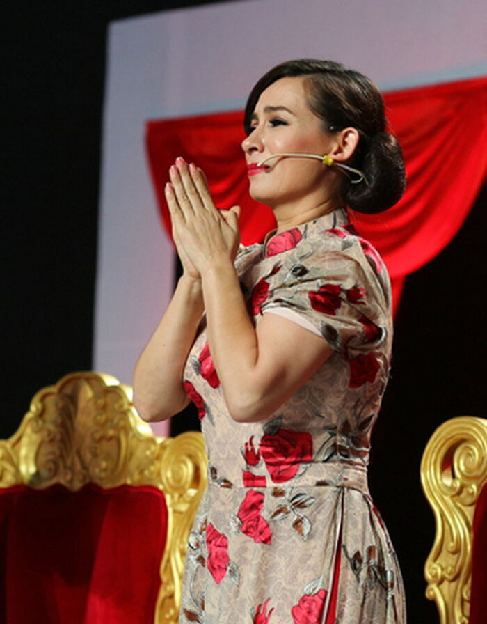 Fan 'đào lại' clip Phi Nhung bị khán giả 'ăn vạ' vì mất vàng, cách xử lý khiến nhiều người xúc động