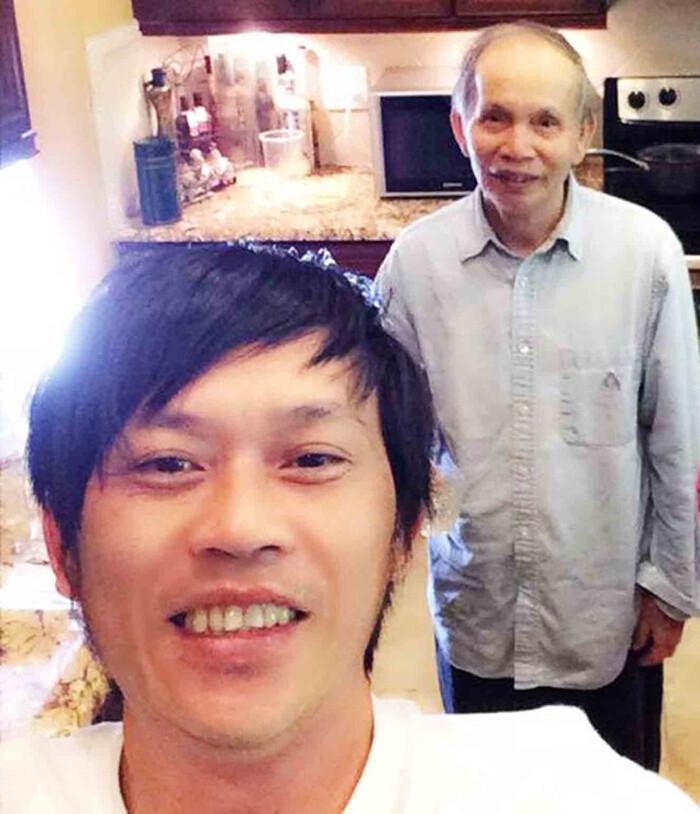 Bố ruột từ trần, NSƯT Hoài Linh có động thái gì? Ảnh 1