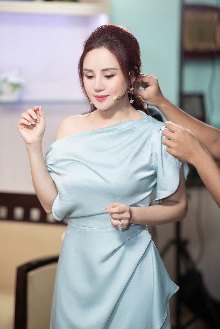 Đây chính là 'thế lực' khiến Vy Oanh quyết đi tới cùng trong vụ ồn ào với CEO Đại Nam!