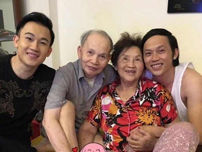 NSND Hồng Vân bức xúc lên tiếng vì Hoài Linh và bố ruột vừa mất bị xúc phạm