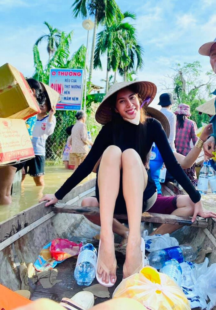Một huyện ở Quảng Bình yêu cầu các xã, thị trấn kiểm chứng lại hoạt động từ thiện của ca sĩ Thủy Tiên