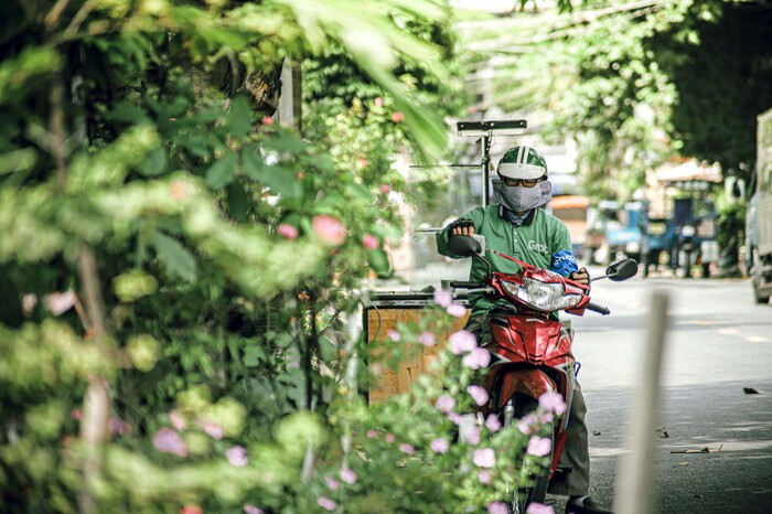 Nhịp sống 'bình thường mới' của người Sài Gòn: Đứng lên sau dịch bệnh