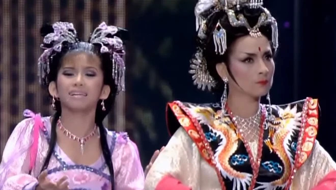Nghệ sĩ Bình Tinh kể chuyện ca sĩ Phi Nhung trên giường bệnh vẫn gắng gượng làm điều đặc biệt cho mẹ