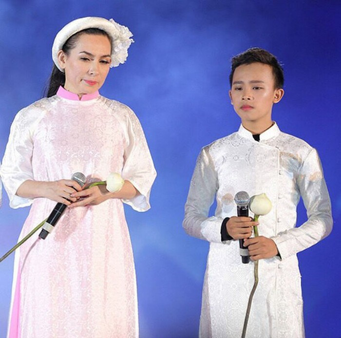 Trang Trần 'vỗ mặt' anti-fan khi cho rằng Hồ Văn Cường không cần qua Mỹ biểu diễn: Có muốn cũng chả được!