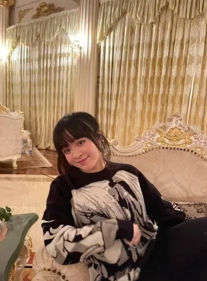 Con gái bà Phương Hằng kheo khéo vòng eo thon, tiết lộ điều đặc biệt muốn làm