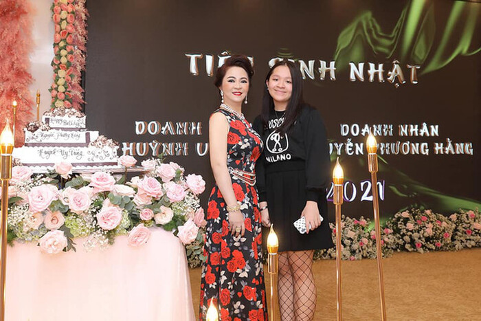 Con gái bà Phương Hằng kheo khéo vòng eo thon, tiết lộ điều đặc biệt muốn làm