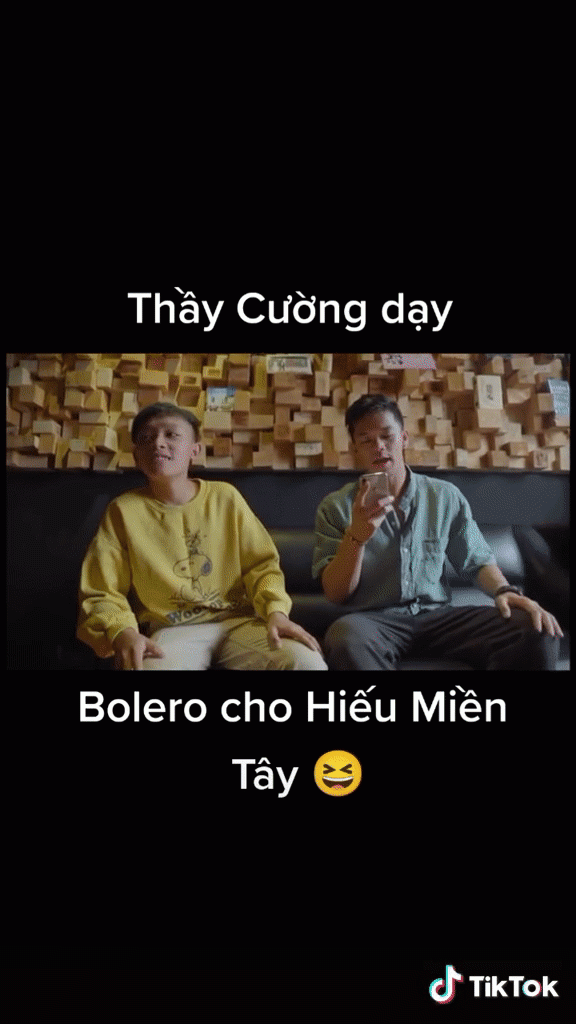 Giữa ồn ào, dân tình xôn xao lại clip Hồ Văn Cường nhiệt tình chỉ dẫn một nam ca sĩ nổi tiếng hát bolero