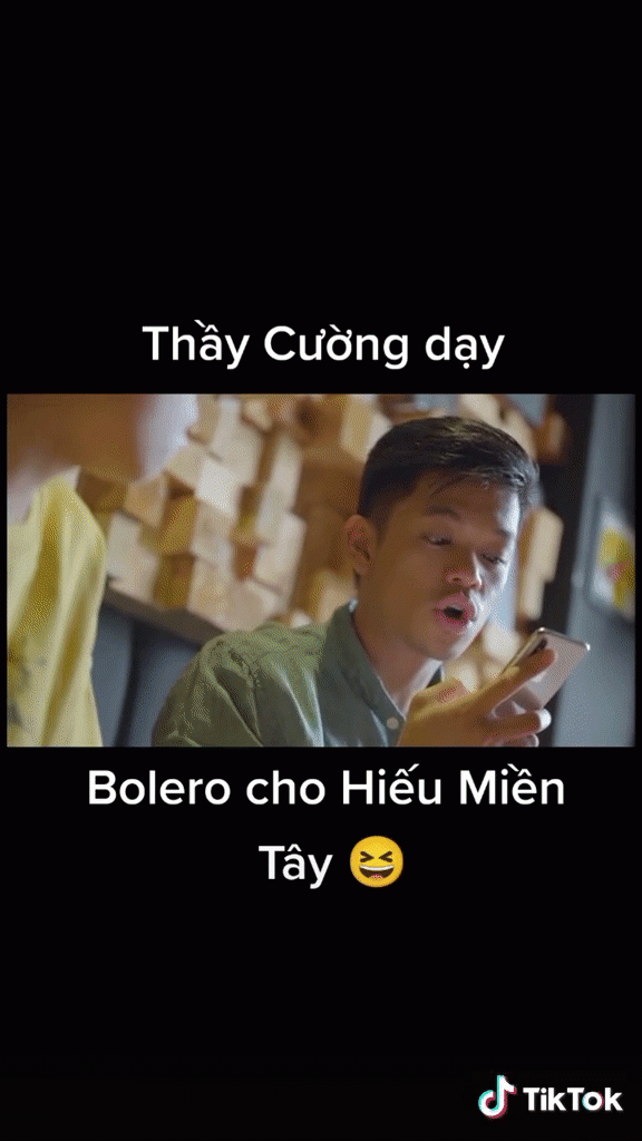 Giữa ồn ào, dân tình xôn xao lại clip Hồ Văn Cường nhiệt tình chỉ dẫn một nam ca sĩ nổi tiếng hát bolero