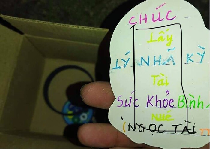 Lý Nhã Kỳ cảm thấy không an toàn khi ra ngoài và đốt bỏ nhẫn cầu hôn do fan tặng