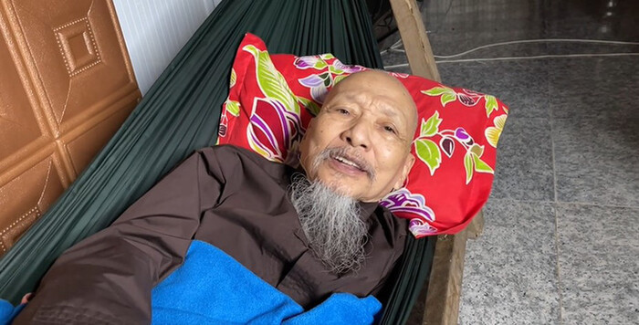 'Con trai' ông Lê Tùng Vân: 'Tôi đã tận mắt chứng kiến ông ấy qua lại với nhiều phụ nữ' Ảnh 2