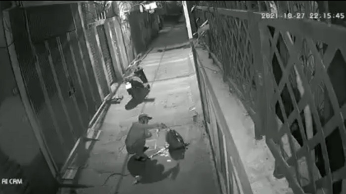 Rợn người clip thanh niên châm lửa thiêu sống mèo: Chú mèo cơ thể rực lửa đau đớn lao đi trong đêm