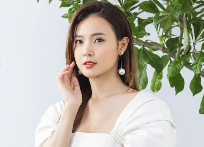 Midu khoe 'chốt đơn' 21 lô đất giữa đêm, cứ như bán quần áo online