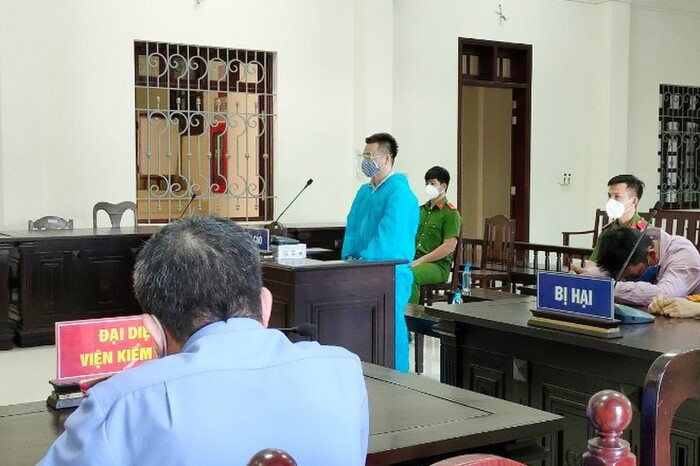 Thầy giáo nhiều lần dâm ô, quan hệ tình dục với 4 nam sinh bị tăng án tù Ảnh 1