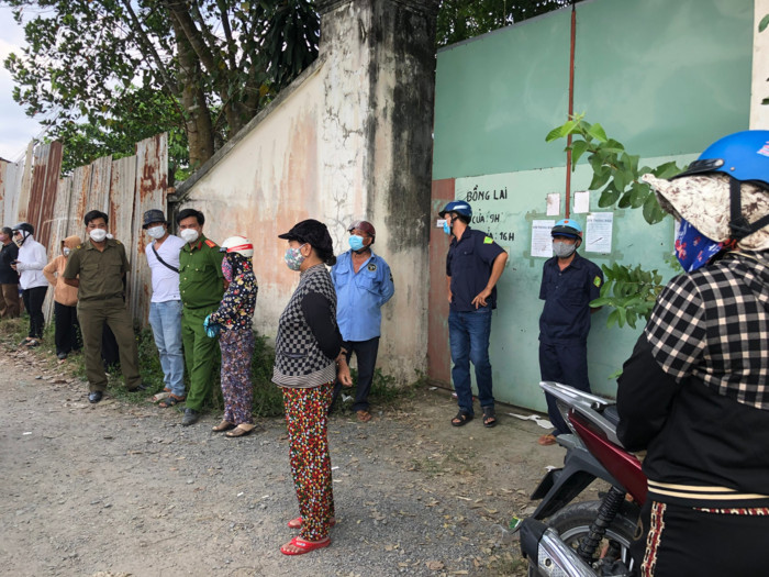Đi xem bà Phương Hằng thăm 'thầy ông nội': Có người từ Tây Ninh, 9 giờ sáng đã có mặt Ảnh 2