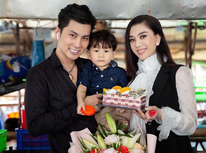 Một nữ ca sĩ vừa sắm biệt thự triệu đô chỉ sau 2 năm 'buôn đất'