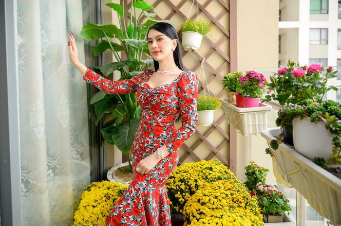 Một nữ ca sĩ vừa sắm biệt thự triệu đô chỉ sau 2 năm 'buôn đất'