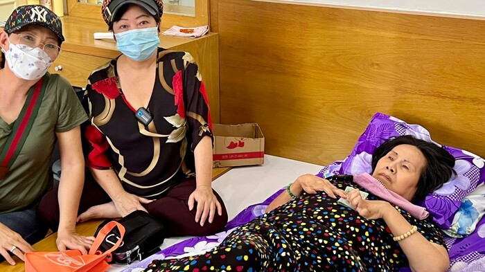 Đồng nghiệp tiết lộ tình trạng hiện tại của NS Hoàng Lan: 'Chị khóc rất nhiều, tay chân co quắp' Ảnh 2