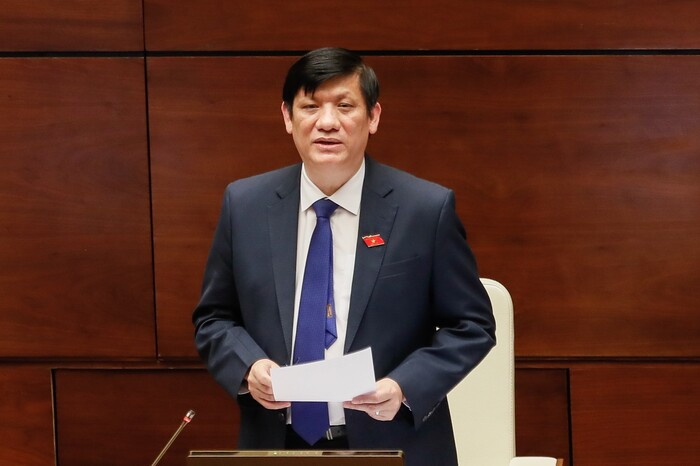 Đã tiêm 2 mũi vaccine, vô tình đi cùng thang máy với F0 có phải cách ly tập trung không?