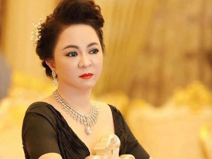 Tiếp tục gọi tên Vy Oanh, bà Nguyễn Phương Hằng thách thức: 'Tôi thử ADN thì cô cũng phải thử ADN' Ảnh 2