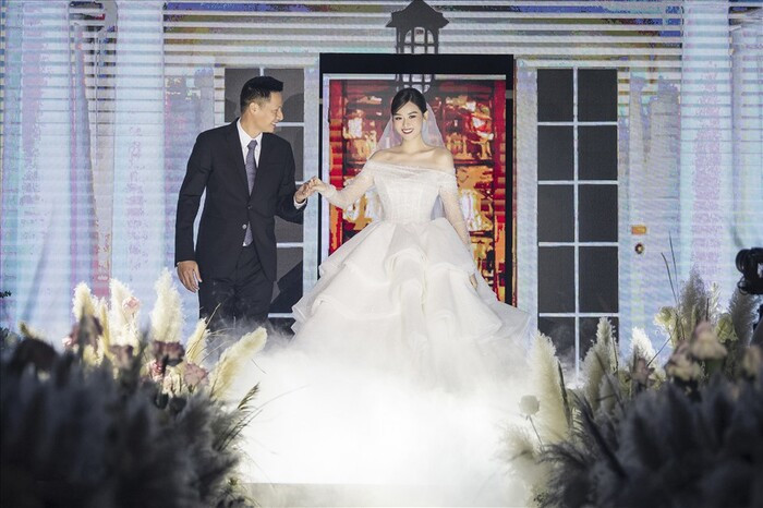 Một Á hậu vừa xác nhận sinh con đầu lòng cho ông xã doanh nhân ở tuổi 21, khoe visual 'đỉnh của chóp'