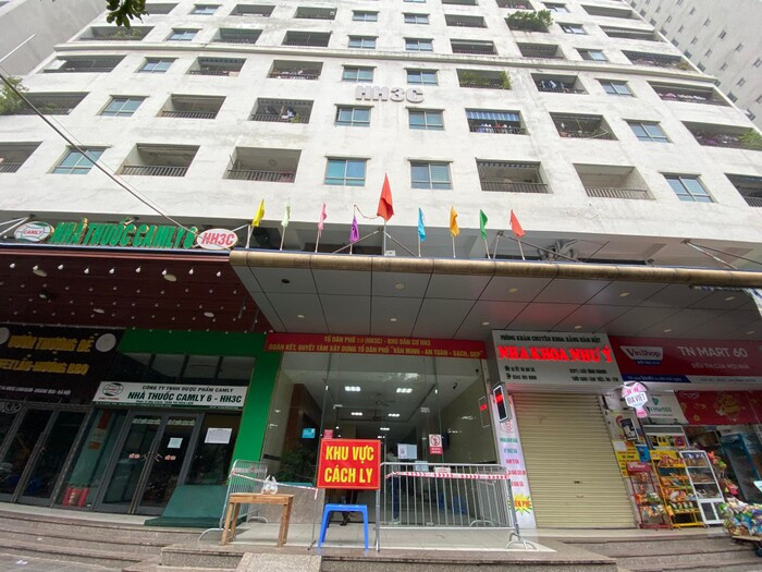 Hà Nội phát hiện ca dương tính tại chung cư HH Linh Đàm, 2.000 dân tạm thời không rời khỏi nhà Ảnh 1