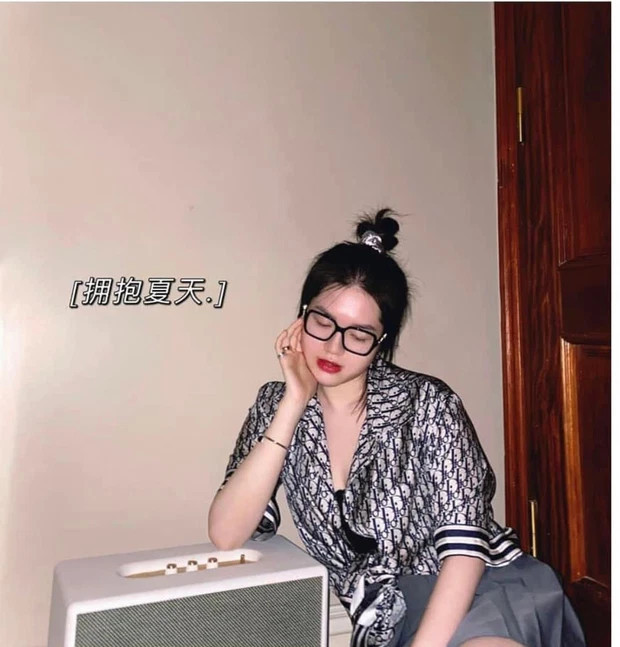 Nhan sắc ái nữ Bầu Thụy: 'Từng nhận được bằng khen của Tổng thống Mỹ, profile siêu đỉnh'