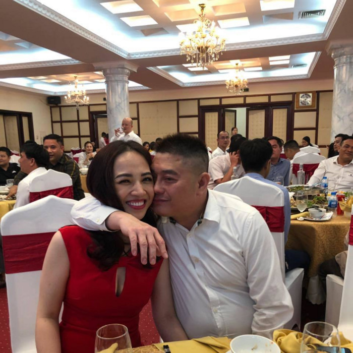Nhan sắc ái nữ Bầu Thụy: 'Từng nhận được bằng khen của Tổng thống Mỹ, profile siêu đỉnh'