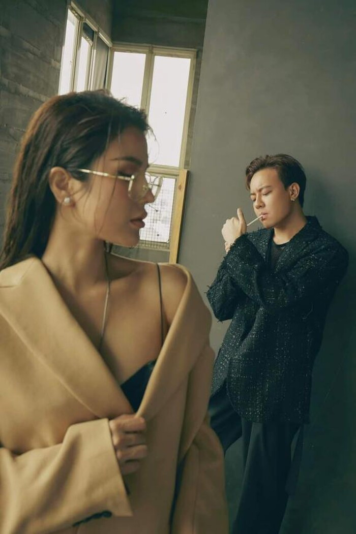 Diệp Lâm Anh tung ảnh tình tứ bên trai lạ giữa lùm xùm ly hôn
