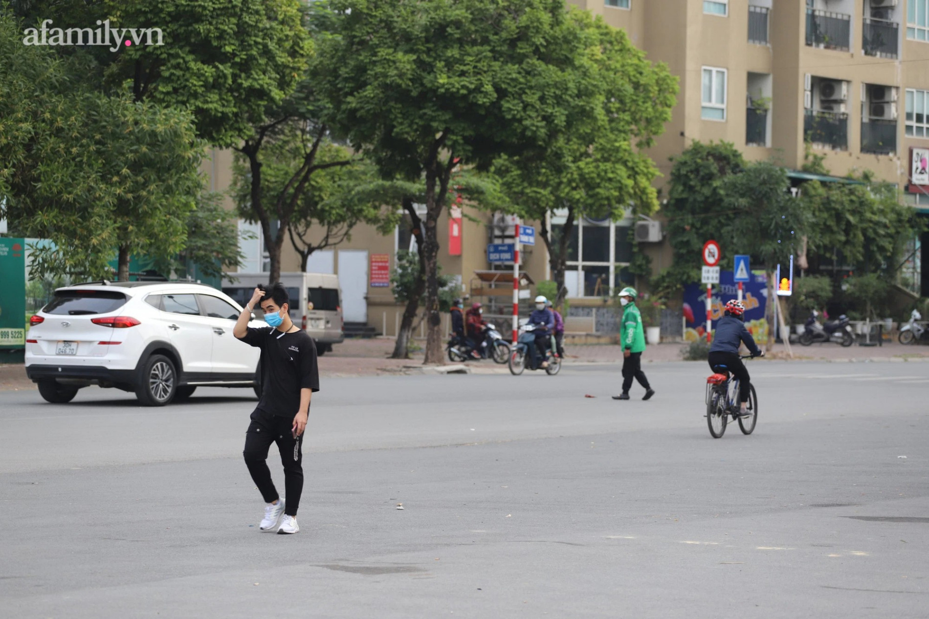 Hà Nội: Tạm thời phong tỏa công viên Cầu Giấy sau khi ghi nhận 4 ca mắc Covid-19 - Ảnh 3.