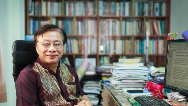 Đề xuất bỏ khẩu hiệu Tiên học lễ, hậu học văn: Bỏ là đúng nhưng thầy phải ra thầy - Ảnh 1.