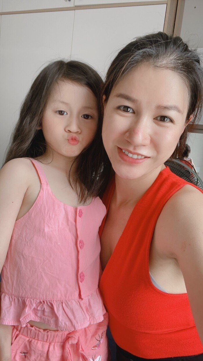 Trang Trần 'chơi lớn', tặng con gái sổ đỏ nhân dịp sinh nhật
