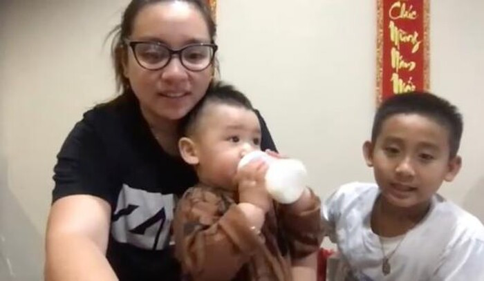 Cháu ngoại đầu Phi Nhung bập bẹ nói tiếng Việt, thốt lên một câu khiến ai nấy 'rưng rưng nước mắt'