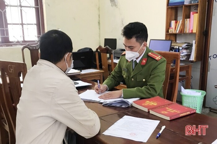 Xảy ra mâu thuẫn tình cảm, gã đàn ông lập Facebook ảo đăng đàn nói 'người tình' là... gái bán dâm
