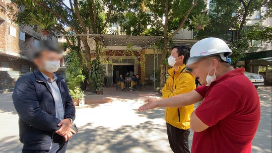 Hà Nội: Một phóng viên bị đe dọa, bắt xóa tư liệu lúc đang tác nghiệp - Ảnh 1.