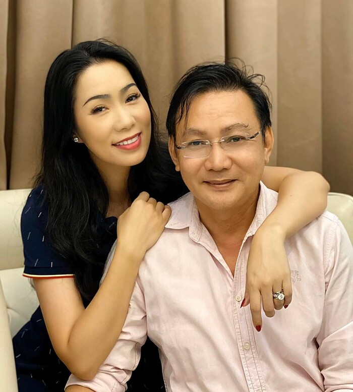 Giữa ồn ào bị Thương Tín tố nhập nhằng chuyện tiền bạc, Trịnh Kim Chi ngọt ngào làm điều này cho chồng