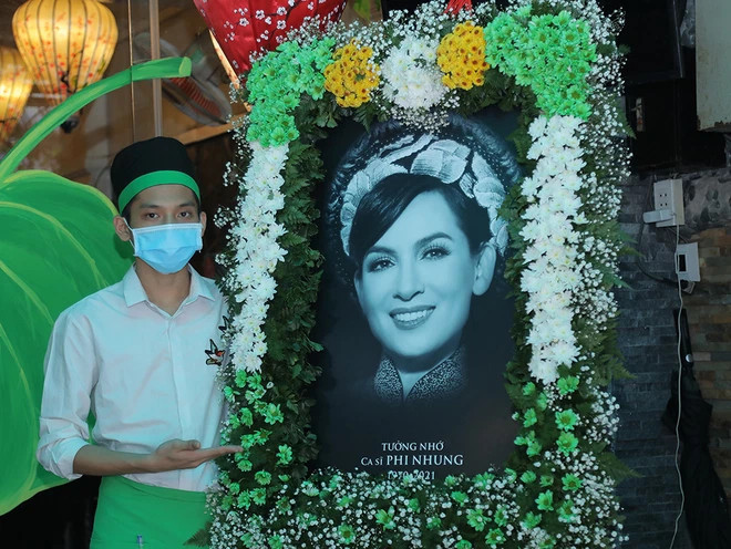 Con trai nuôi cố ca sĩ Phi Nhung: 'Mẹ yên tâm nhé, luật nhân quả sẽ không chừa một ai'