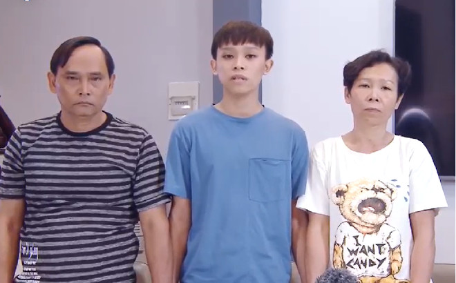 Xuất hiện hình ảnh được cho là mẹ Hồ Văn Cường tới lễ cúng 100 ngày Phi Nhung?