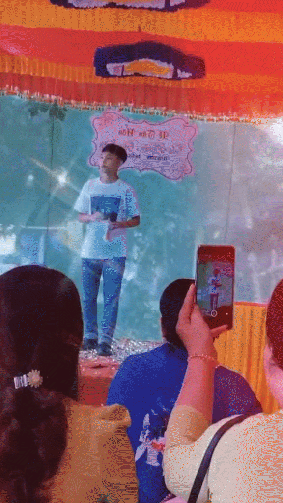 Hậu tái xuất với danh ca Ngọc Sơn, rộ clip Hồ Văn Cường hát đám cưới 'cây nhà lá vườn' ở quê?
