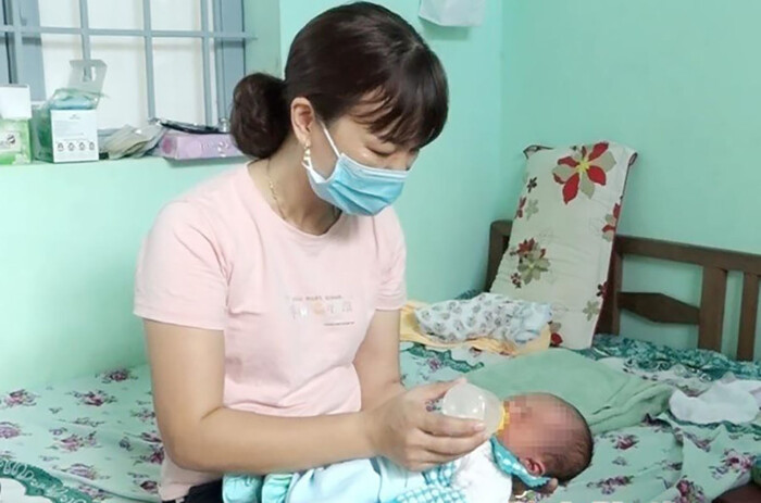 Phát hiện bé trai sơ sinh bị bỏ lại trong bọc nylon ở nghĩa trang Ảnh 1