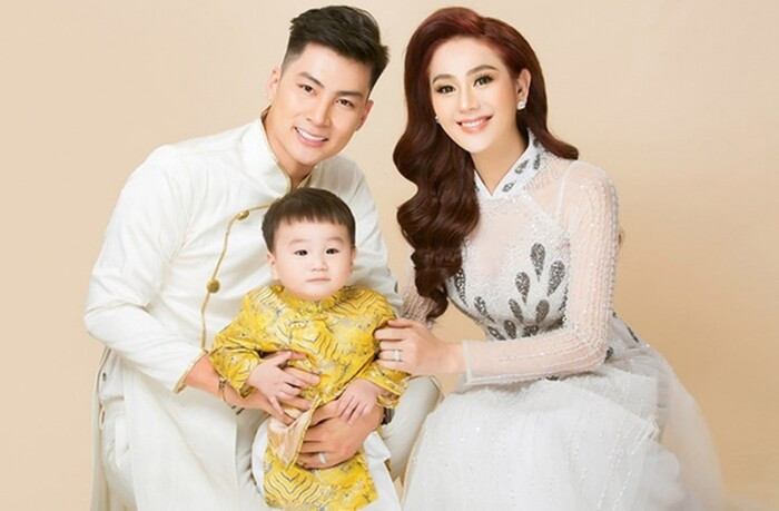 Phản ứng của Lâm Khánh Chi khi chồng cũ liên tục khoe ảnh tình tứ bên gái lạ