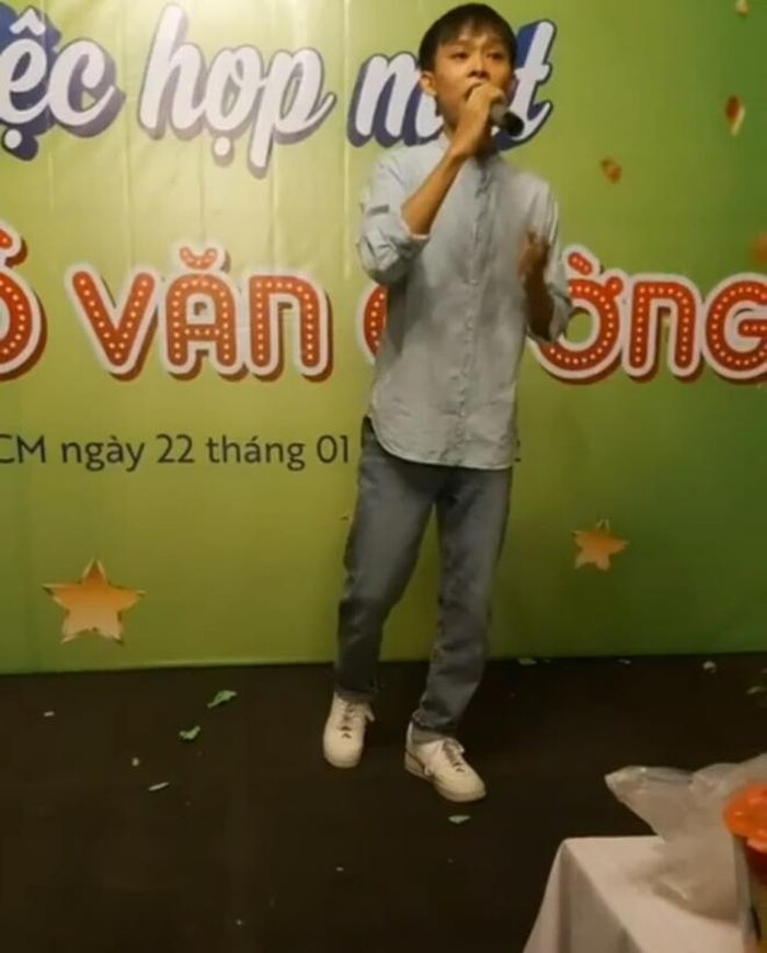 Hồ Văn Cường tại tiệc họp mặt fan cuối năm: Giọng hát lẫn ngoại hình đều gây tranh cãi Ảnh 7