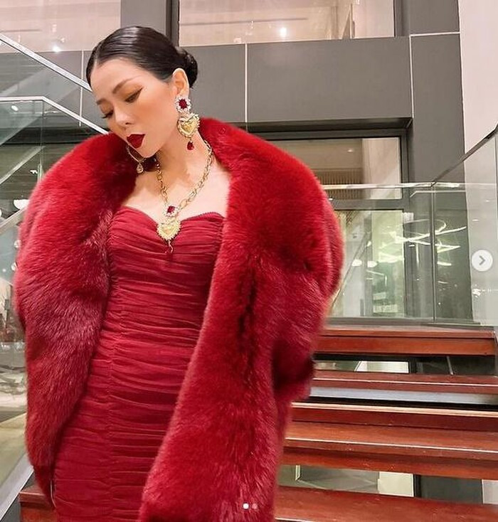 Lệ Quyên lộ gương mặt hóp hốc hác do ăn uống, giảm cân quá đà Ảnh 2