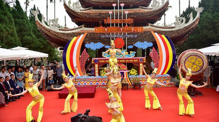 Hà Nội dừng tổ chức lễ hội chùa Hương