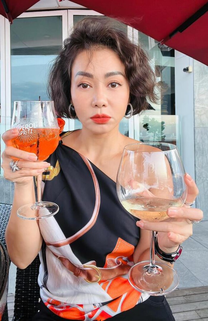 Thu Minh đáp trả cực căng khi bị cư dân mạng 'đào' lại tấm hình quá khứ chê phản cảm