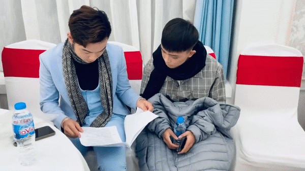 Xôn xao đoạn clip Hồ Văn Cường ở hậu trường chuẩn bị cho show diễn tại Hà Nội, sẽ có tiết mục song ca?