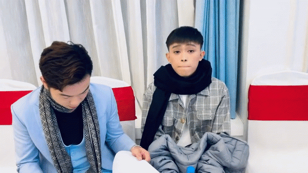 Xôn xao đoạn clip Hồ Văn Cường ở hậu trường chuẩn bị cho show diễn tại Hà Nội, sẽ có tiết mục song ca?