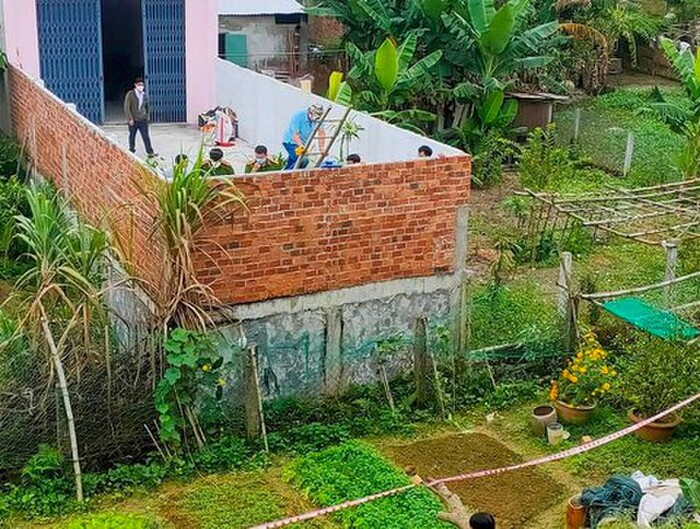 Bị đuổi đánh, nam thanh niên rơi từ bức tường cao 5m xuống mương nước tử vong Ảnh 1