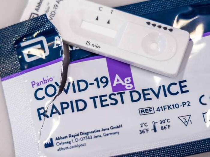Bị chọc 'vùng nhạy cảm' để test nhanh Covid-19, cô gái sợ run khi biết chân tướng