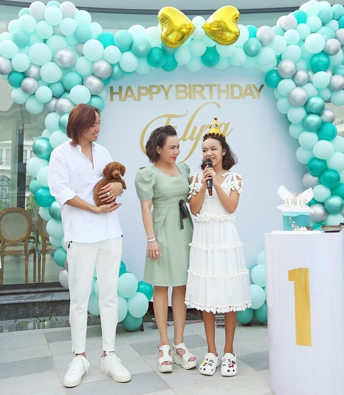 Con gái 13 tuổi của Việt Hương: 'Văn võ song toàn', ngoại hình hút mắt, sở hữu thành tích học tập khủng
